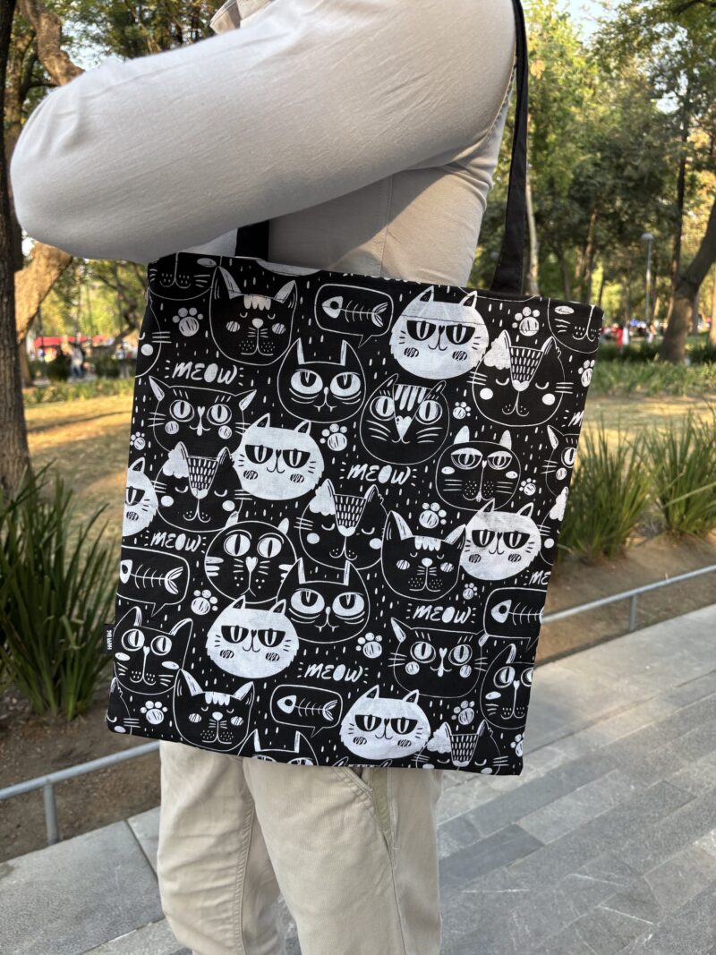 HAPPI BAG:
"CATS"